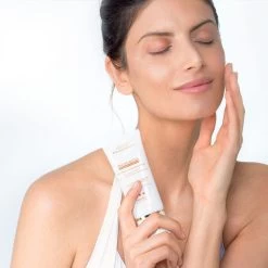 Protezione Solare Anti-macchie Uniformante 50ml Institut Esthederm -Negozio Di Creme Solari 114226